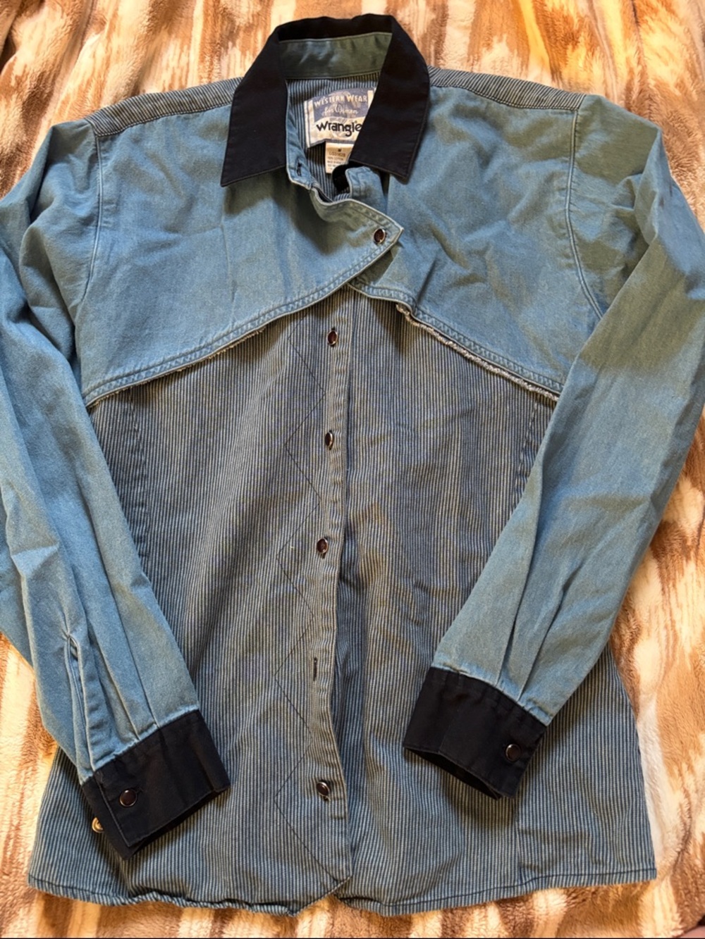Wrangler Two-Tone Blue Corduroy Western Shirt with Black Collar & Cuffs